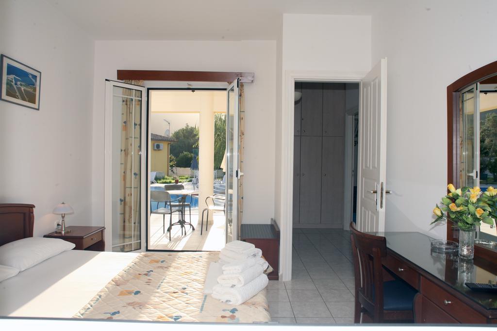 Iliaktida Studio-Villas Fríni Szoba fotó